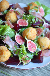 This salad with crumbed goats cheese, figs and beetroot is indeed a burst of flavor! salad
